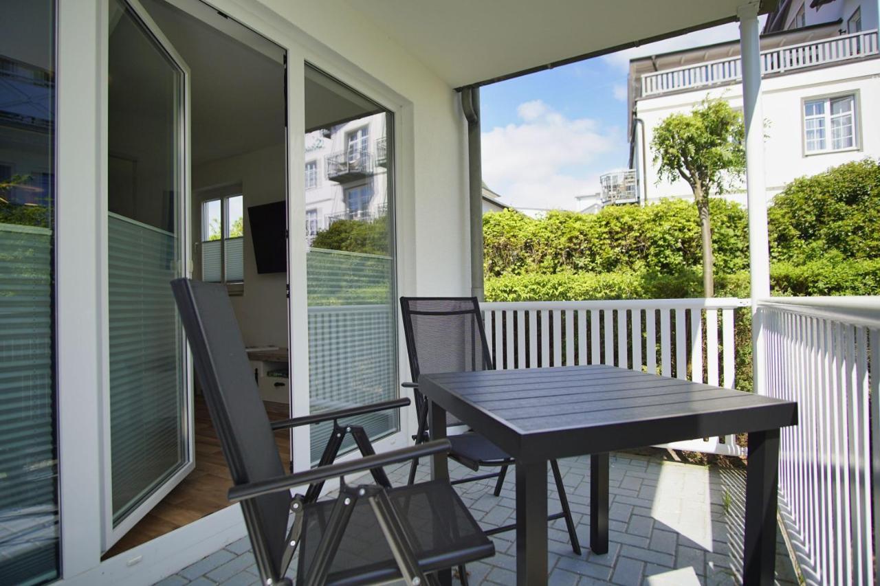 Terrasse, Gratis Nutzung Vom Ahoi Erlebnisbad Und Sauna In Sellin - Villa Karola Fewo 02 Goehren (Ruegen) Exterior foto