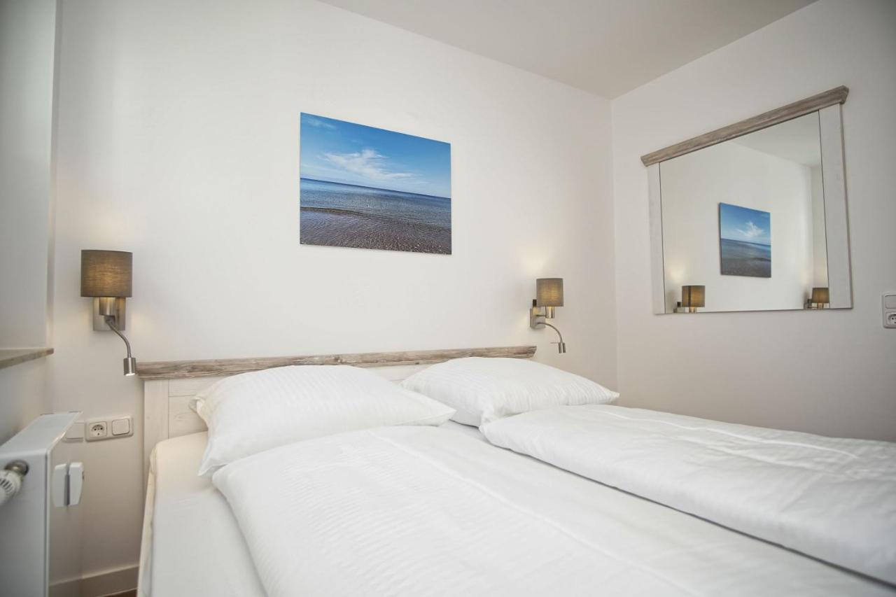 Terrasse, Gratis Nutzung Vom Ahoi Erlebnisbad Und Sauna In Sellin - Villa Karola Fewo 02 Goehren (Ruegen) Exterior foto
